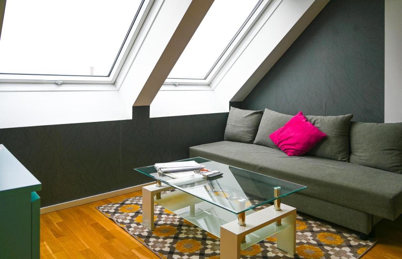 Apartment Hideaway Danube Canal Vienna
